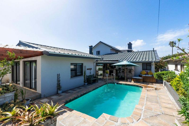 4 Bedroom Property for Sale in Mossel Bay Western Cape